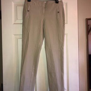 Women’s khaki pant